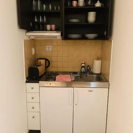 Apartment Komnata Besenova